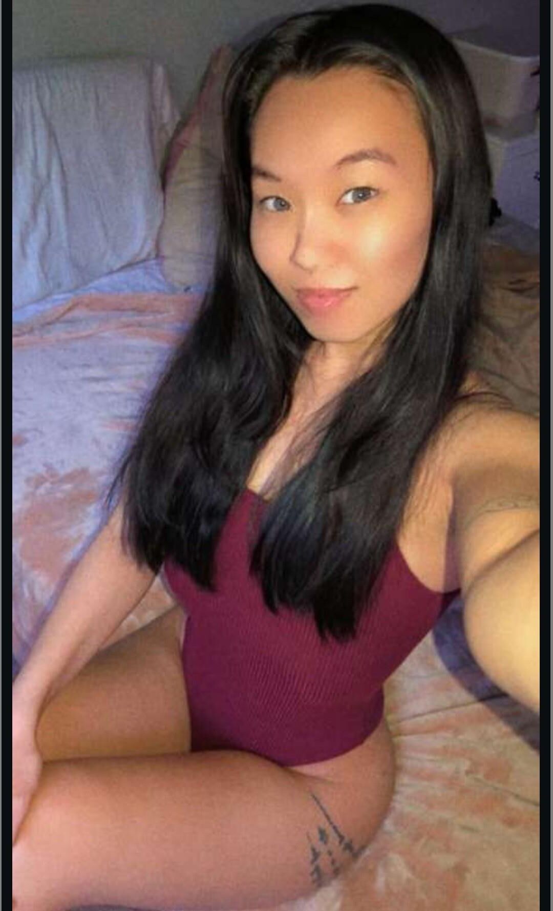 Esposa coreana de tetas pequeñas