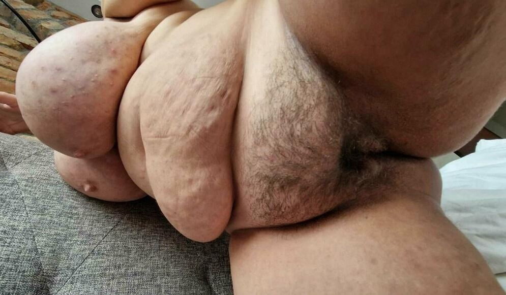 BBW Massive Saggy Seins Chatte Poilue Mayana