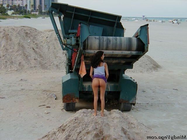 Mindy Vega piscando em South Beach