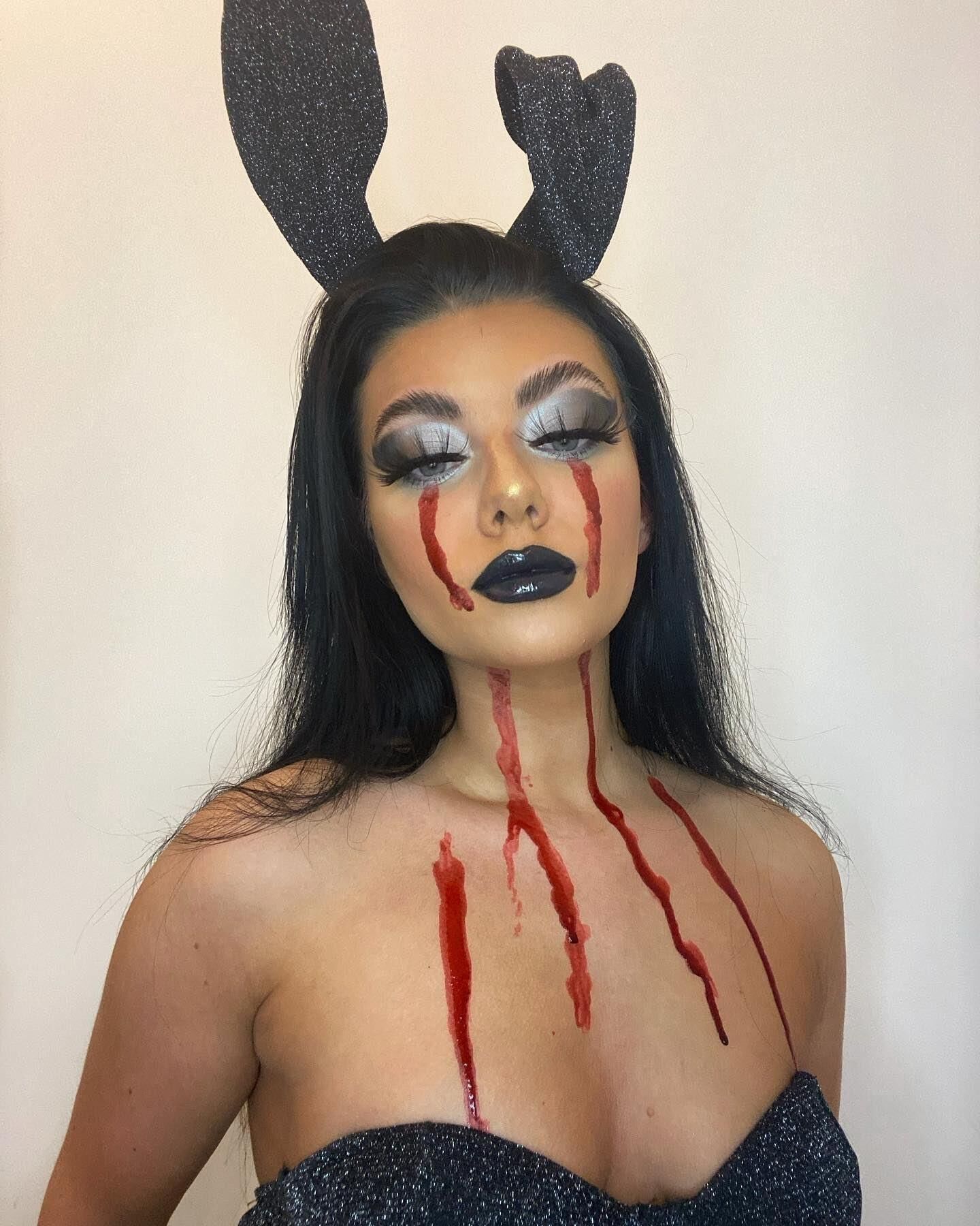 Costume Sluts, Bunnies 1.