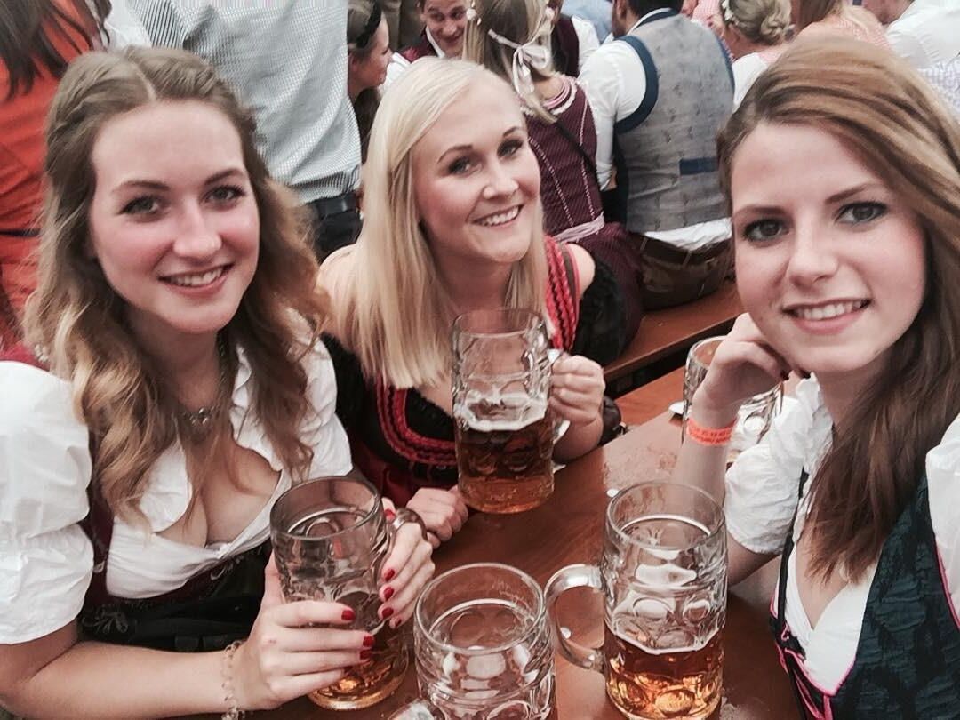 Wichsvorlagen Oktoberfest Bier Dirndl wiesn особенный, больше?