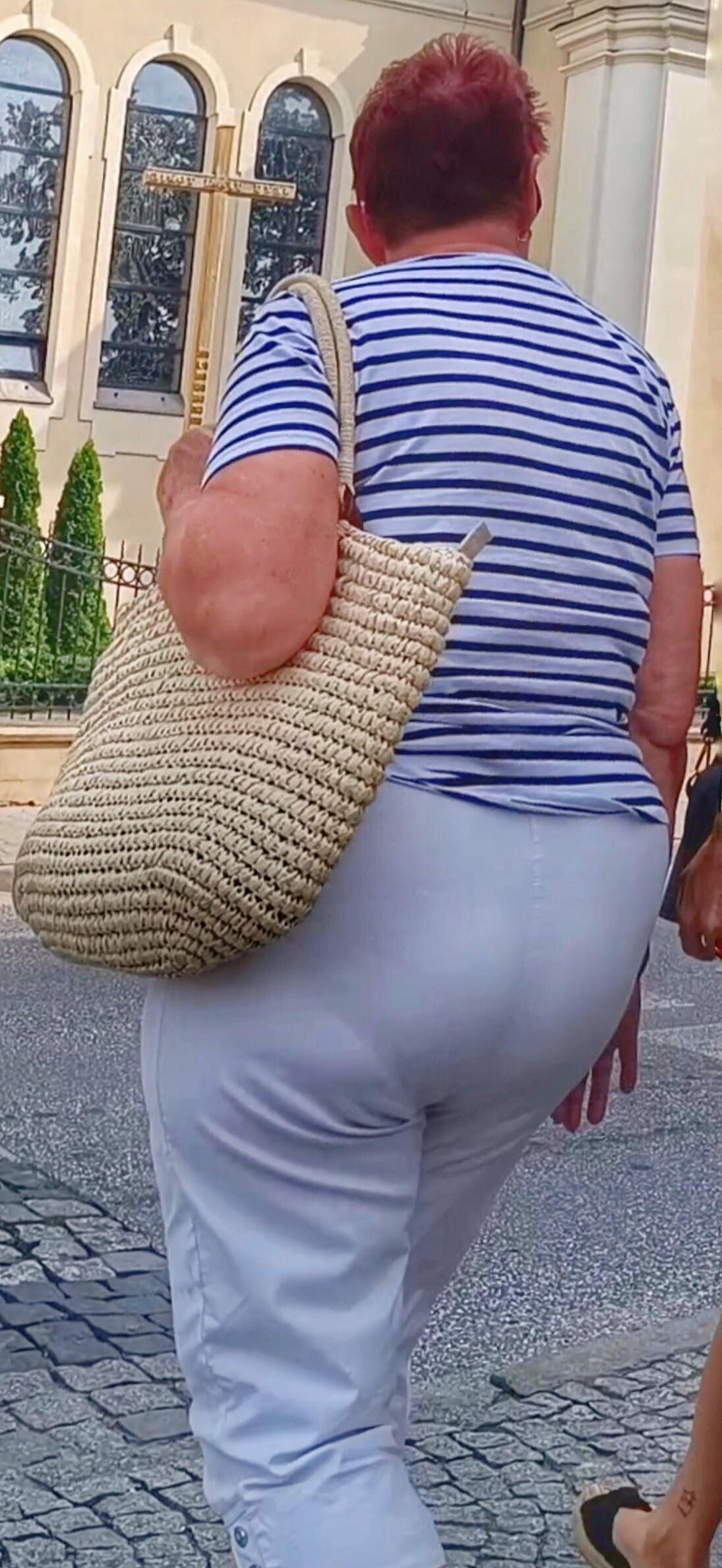 PAWG gilf PL increíble culo enorme maduro y hija flaca 1