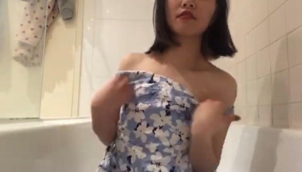 Petite amie chinoise mignonne