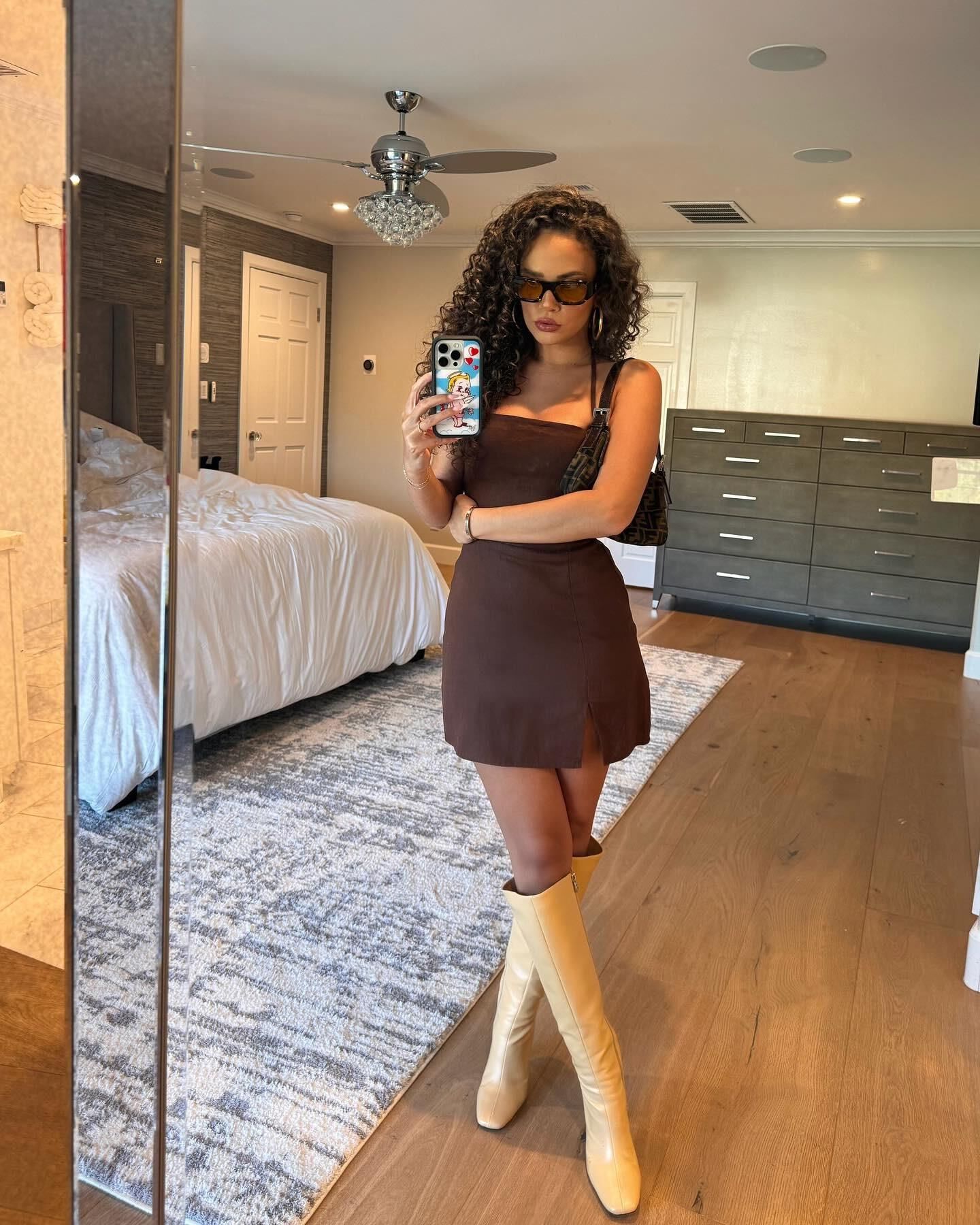 Sesión de fotos de vestidos sexy en bikini de Madison Pettis