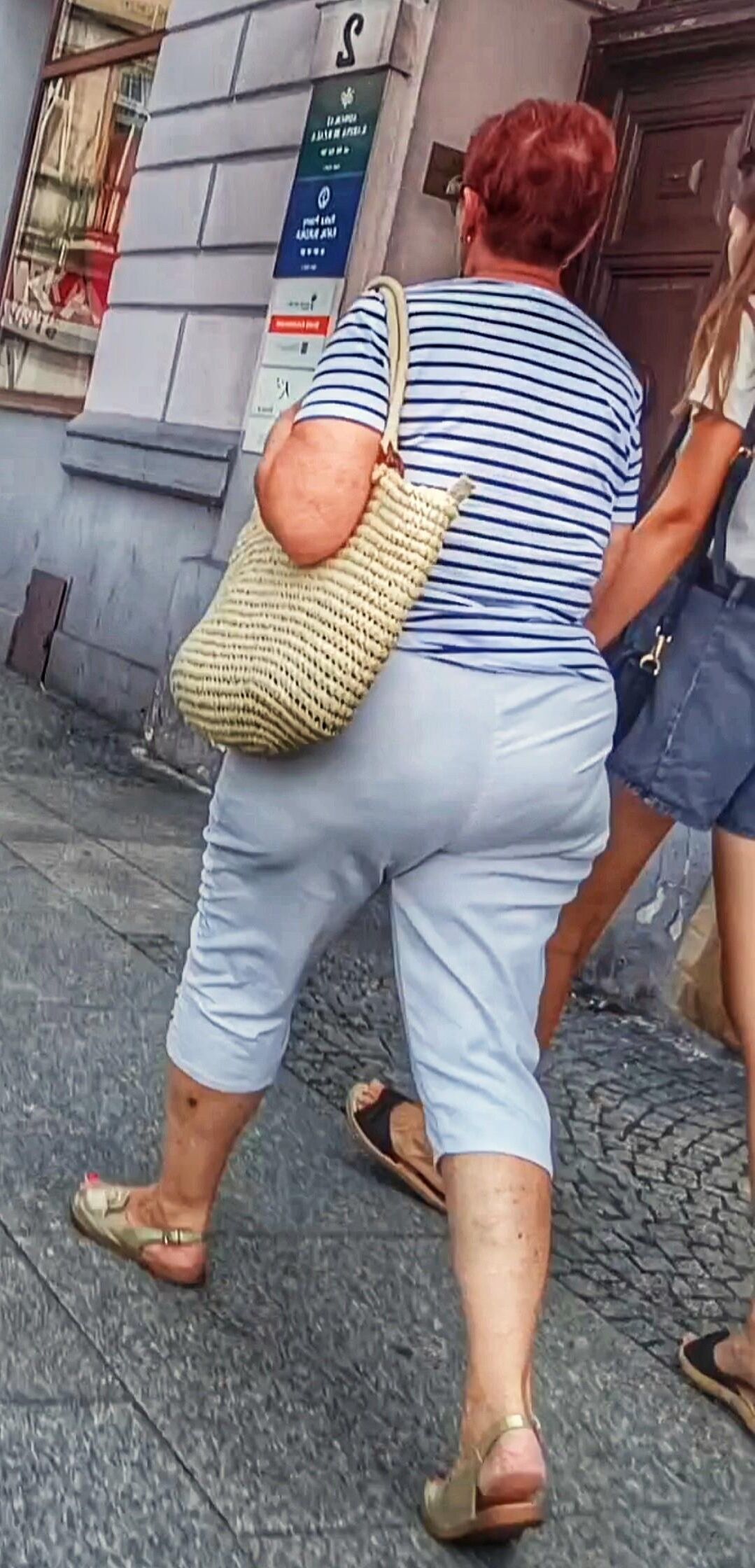 PAWG gilf PL increíble culo enorme maduro y hija flaca 1