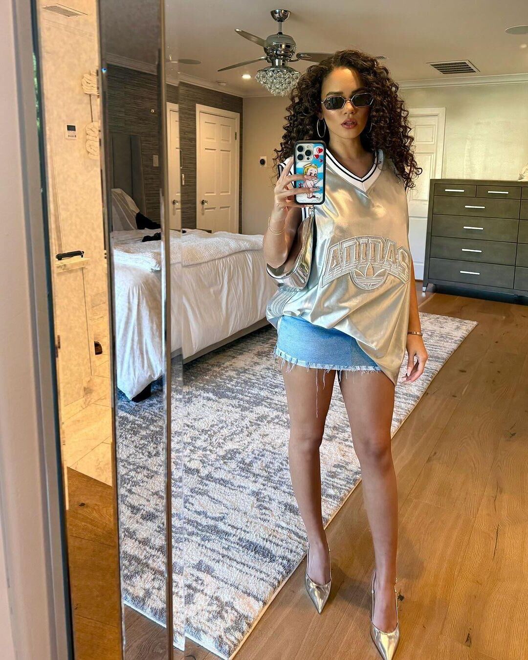 Sesión de fotos de vestidos sexy en bikini de Madison Pettis