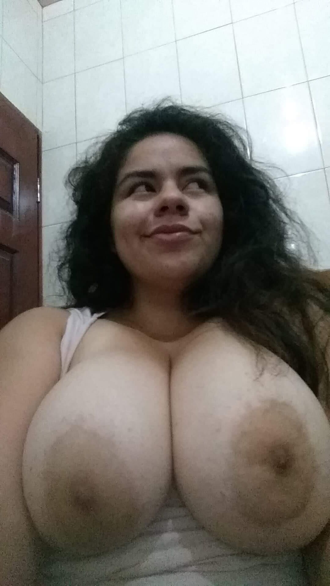 Mexicana con tetas grandes