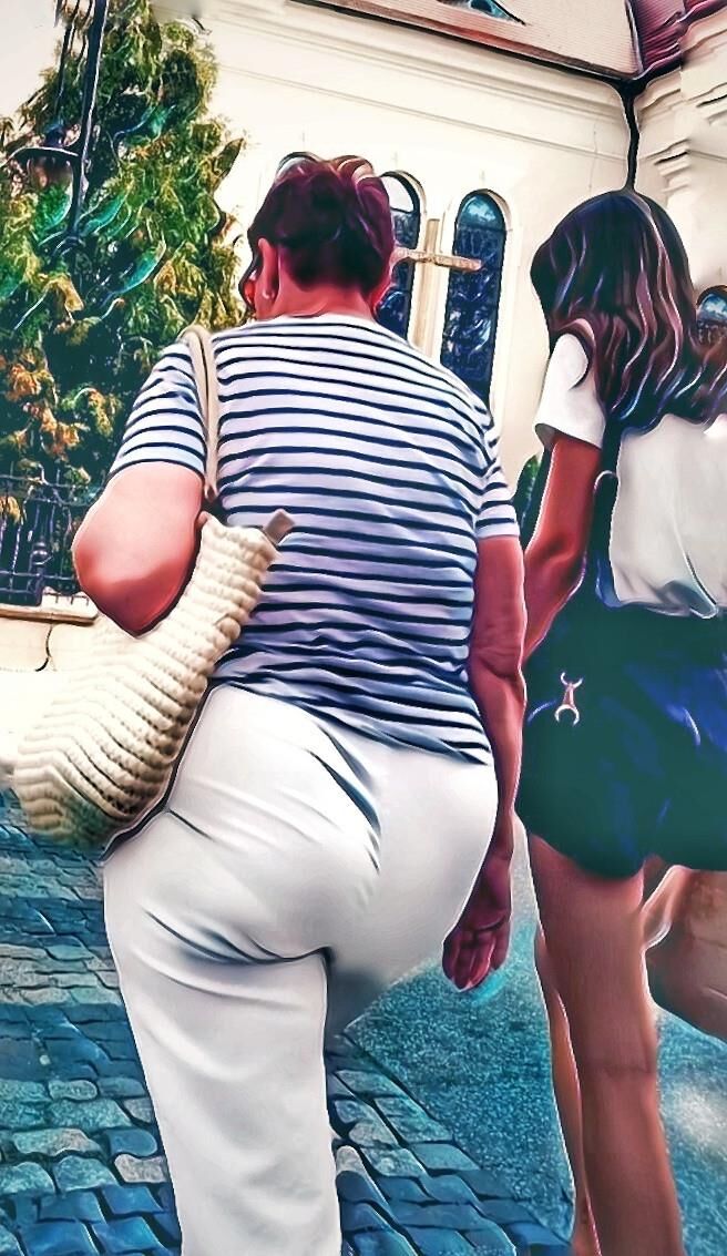 PAWG gilf PL increíble culo enorme maduro y hija flaca 1