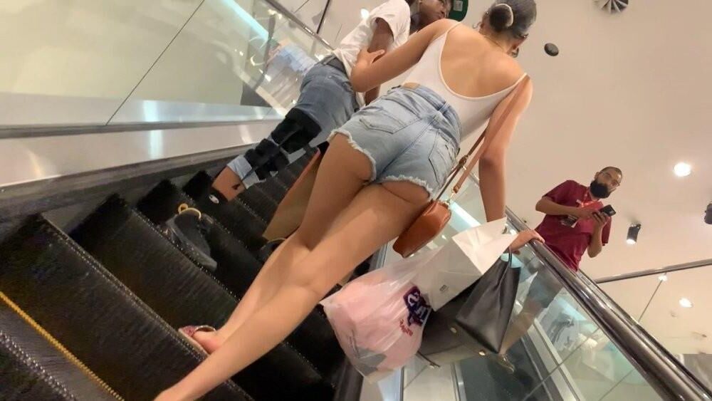 Sincero Pernas Longas Latina Adolescente Bochechas Jean Shorts