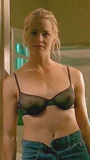  Elisabeth Shue