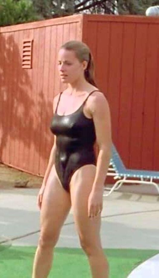  Elisabeth Shue