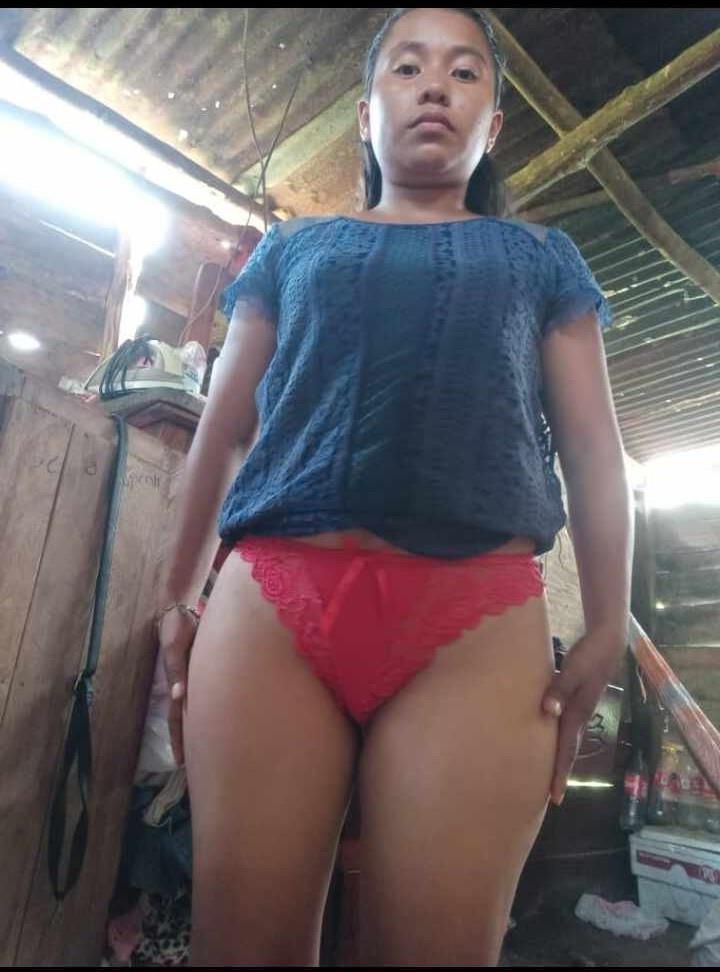 Chica Putipobre se deja tomar foto