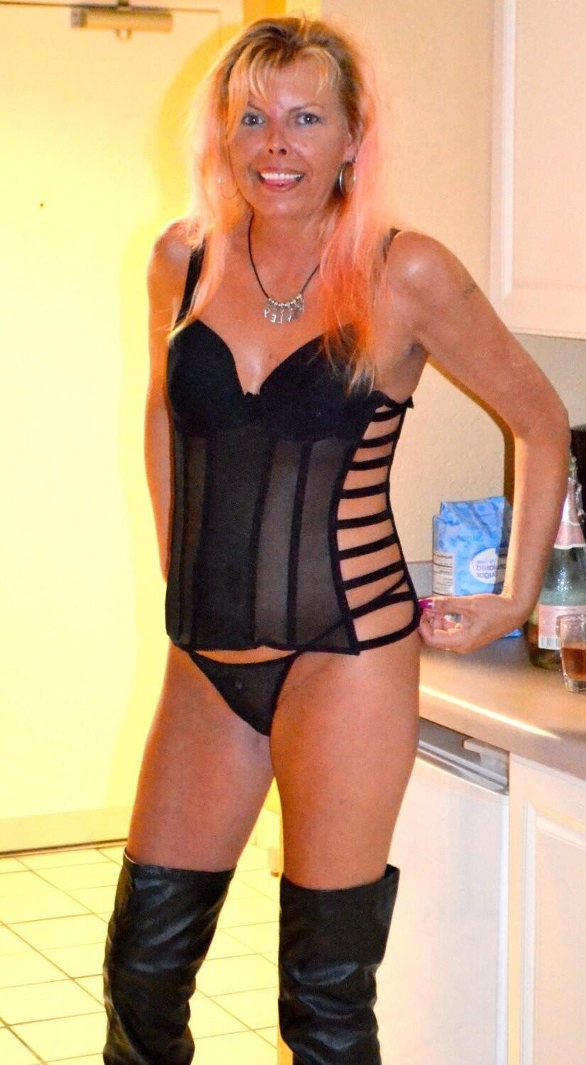 Hotwife Mary