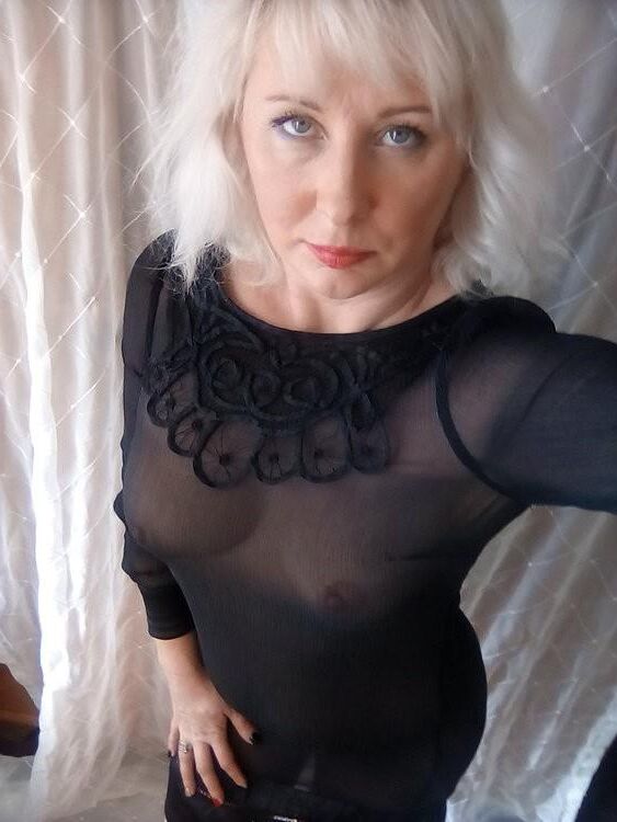 Sexy mature blonde Oksana from Kharkiv in Ukraine