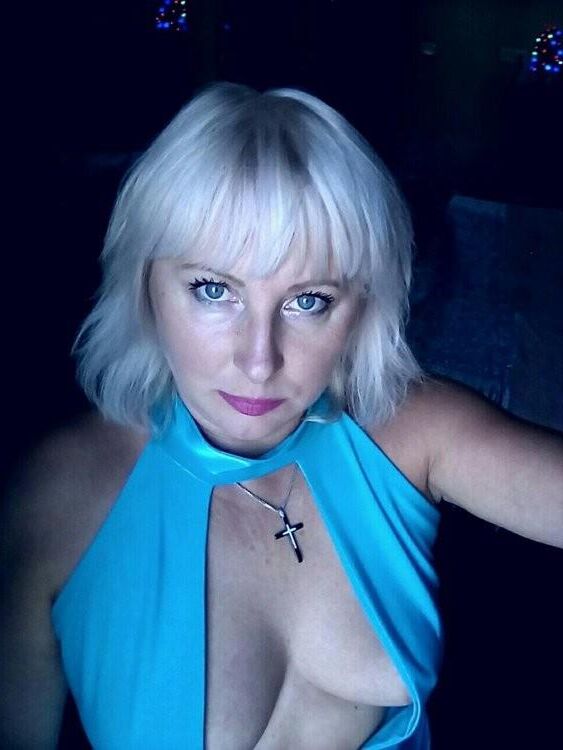 Sexy mature blonde Oksana from Kharkiv in Ukraine