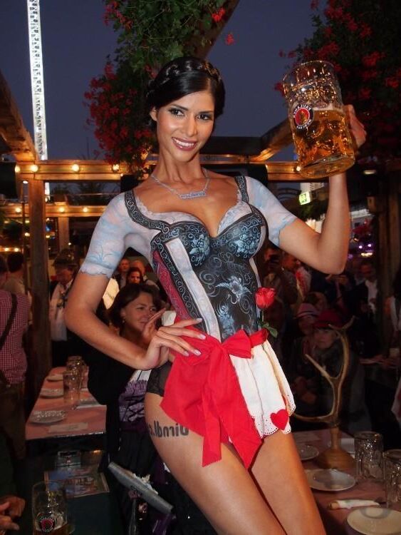 Fotzen im Dirndl