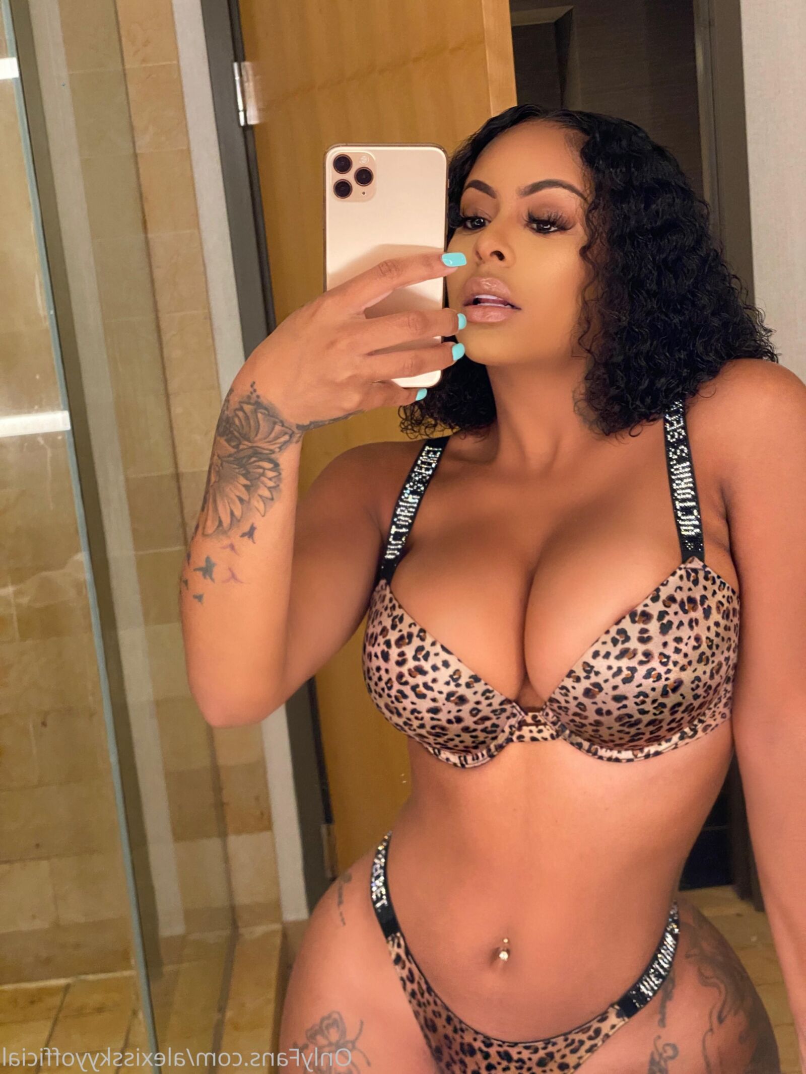 AlexisSkyy