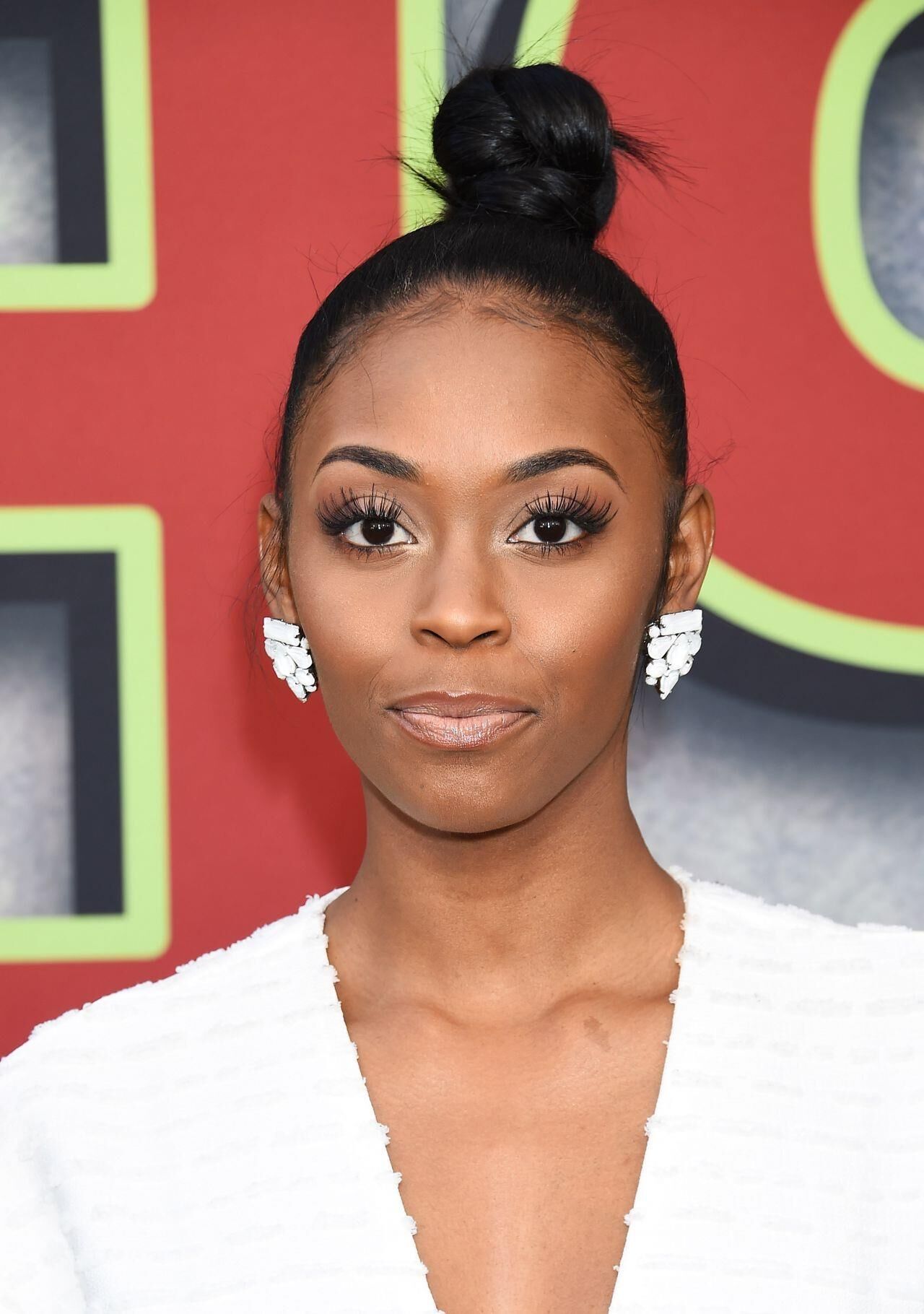 Nafessa Williams 