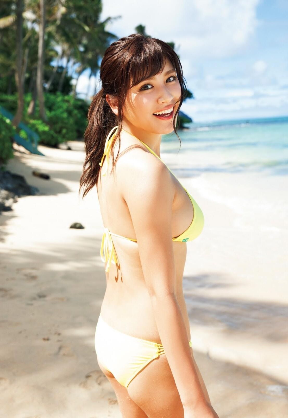 Ikumi Hisamatsu, idole de gravure aux gros seins