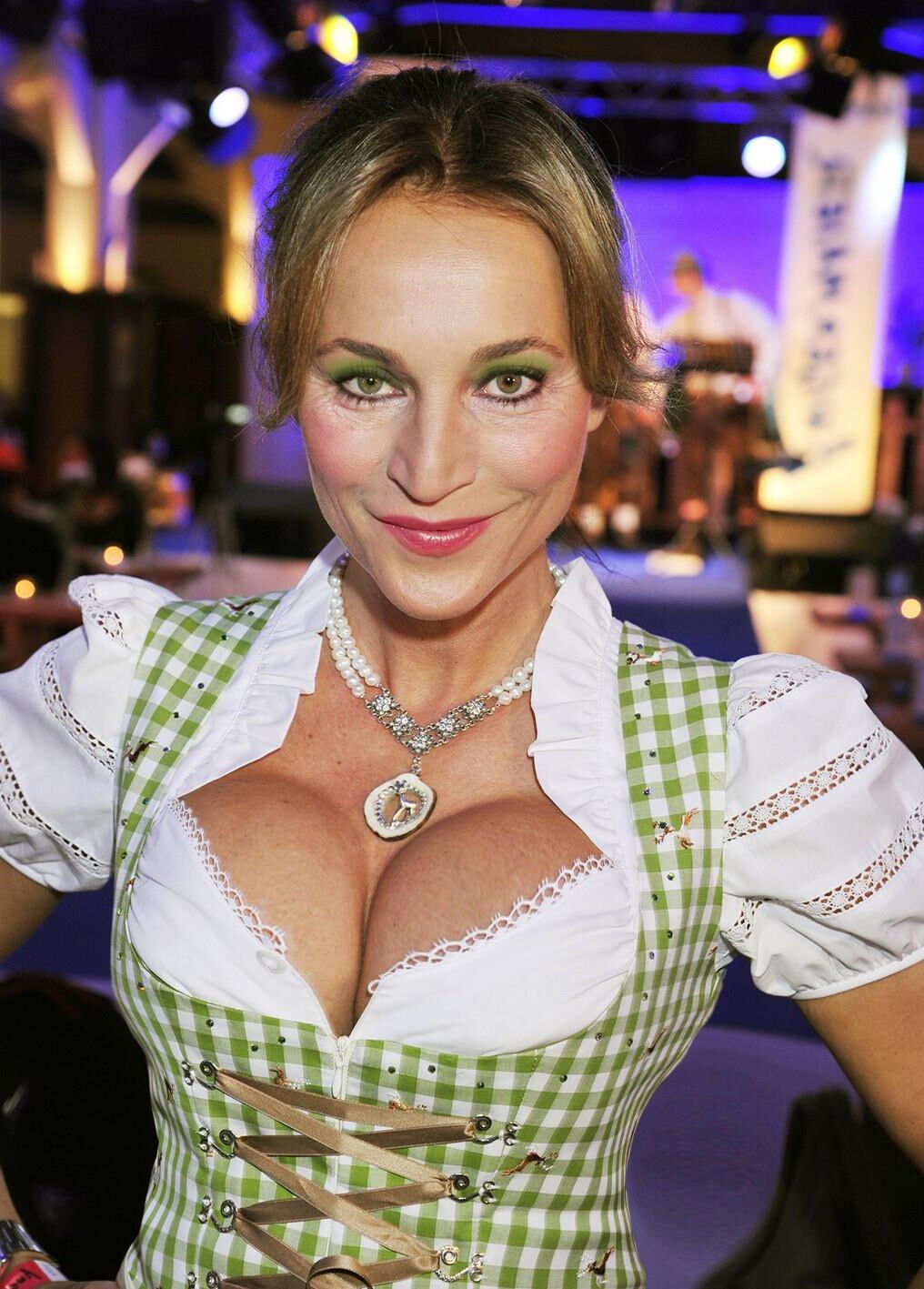 Fotzen im Dirndl