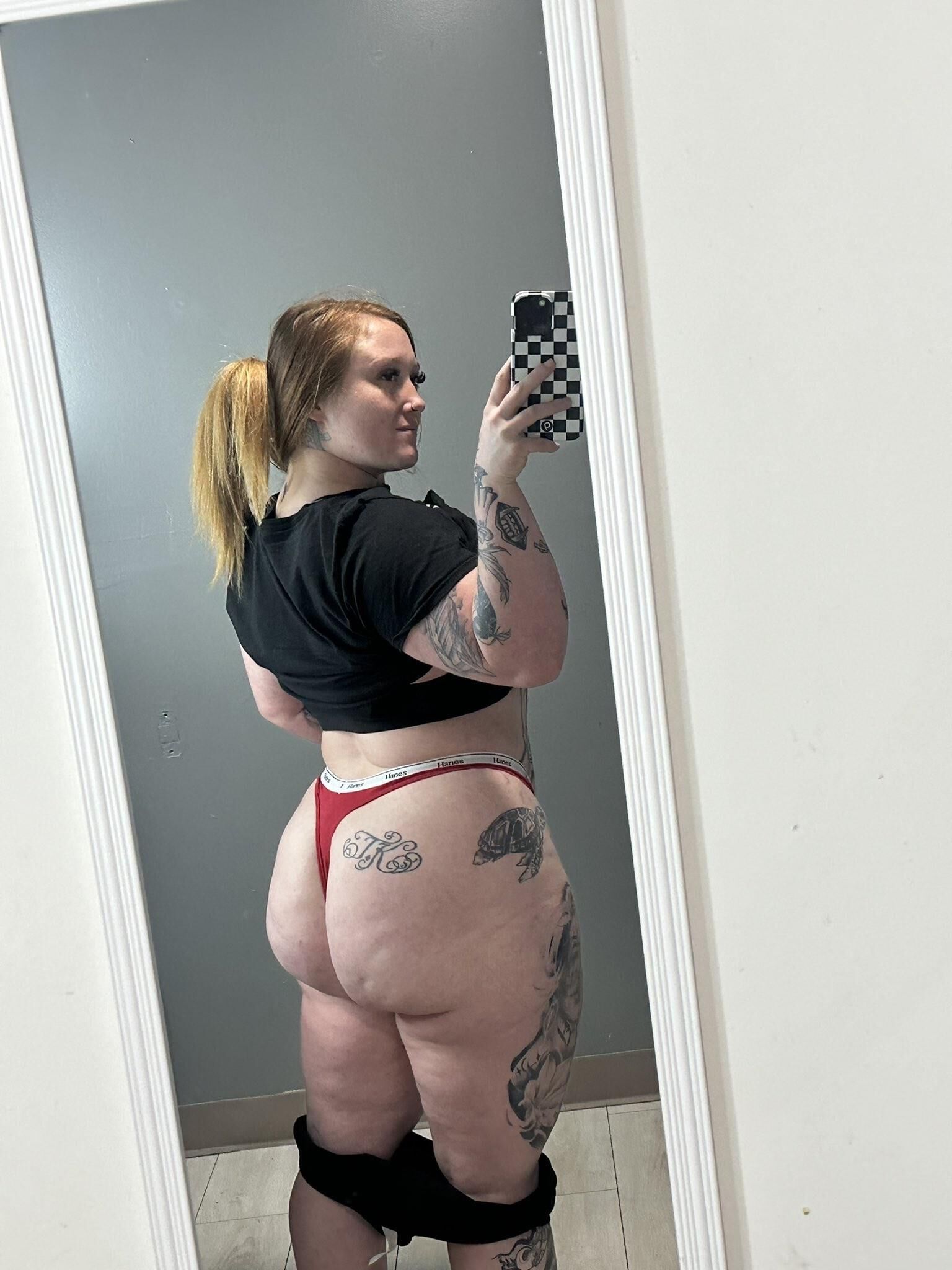 Redhead Texan Pawg Lawlis