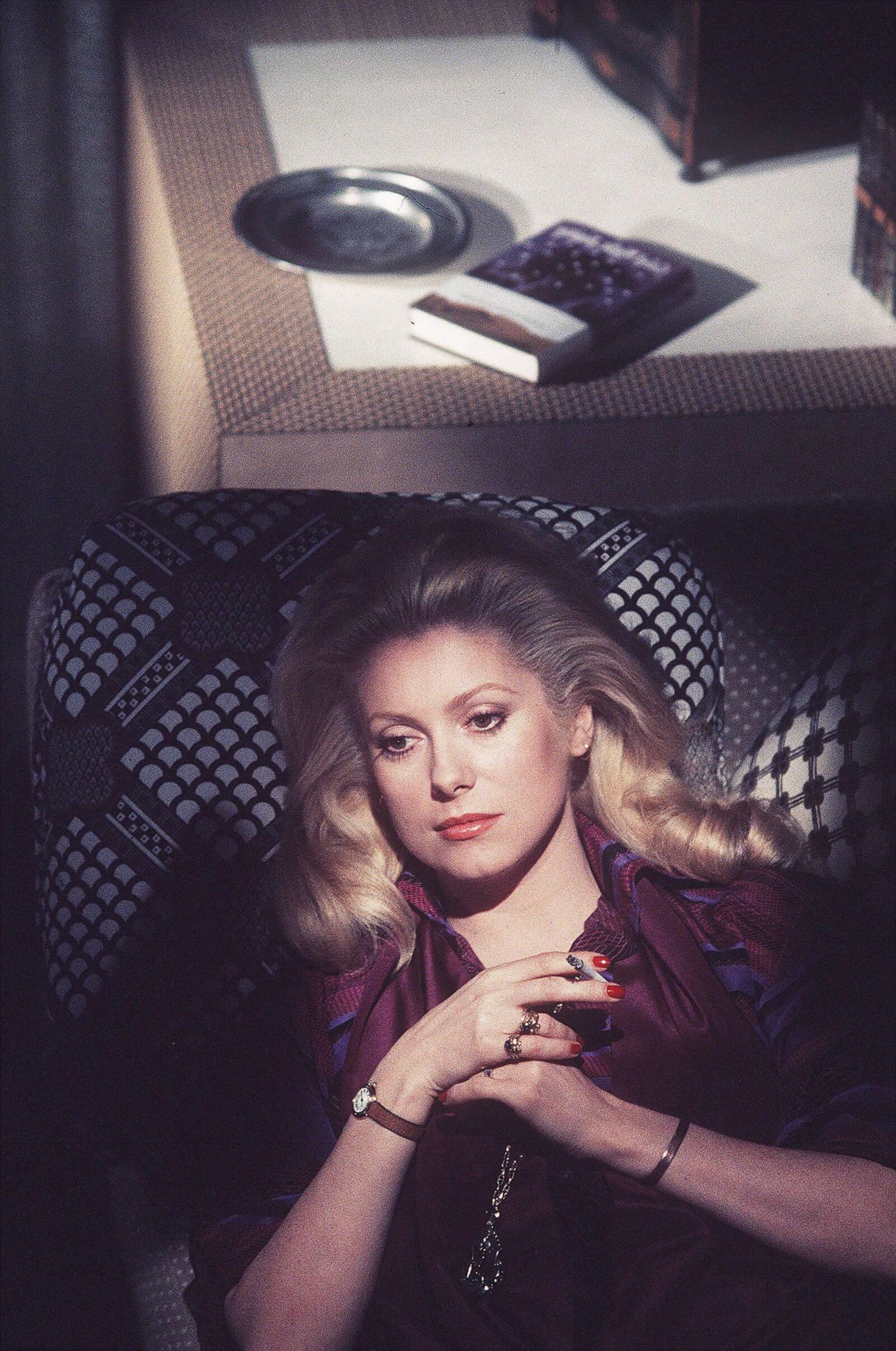 Unhas Catherine Deneuve