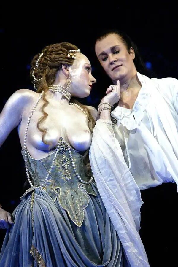 Suzanne McNaughton london topless opera singer