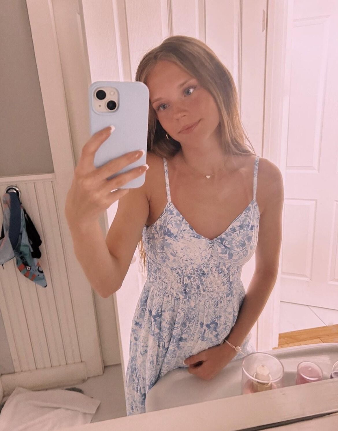 Chloe K sexy teen