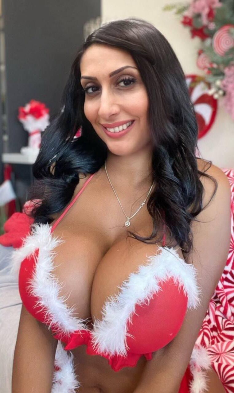 Dalia "The bimbo milf slut"