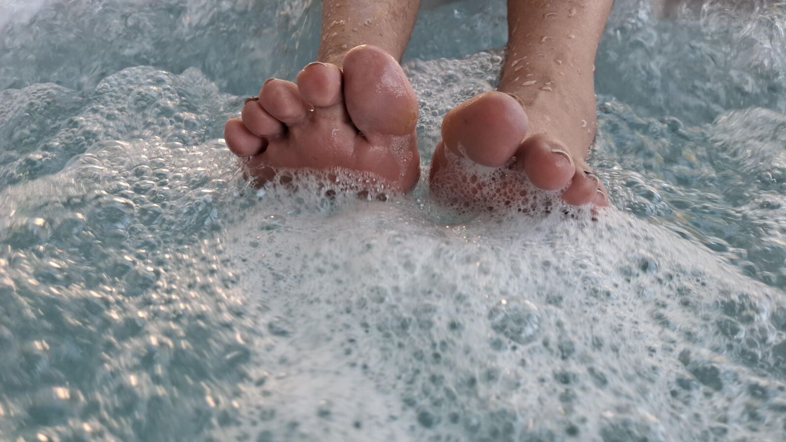 Hot wet hot tub feet and soles