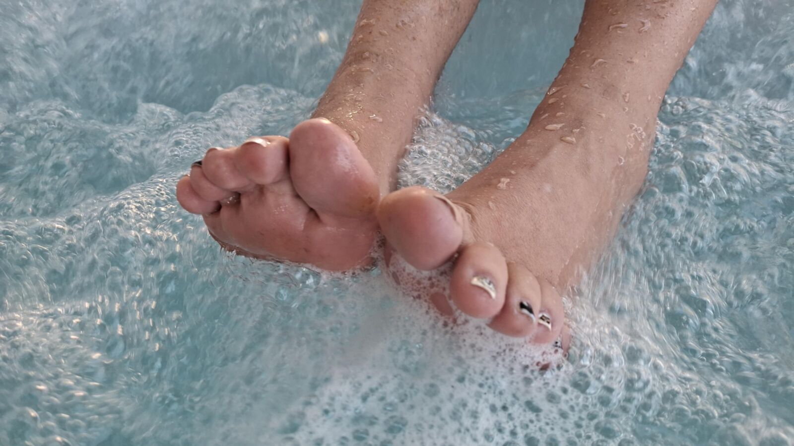 Hot wet hot tub feet and soles