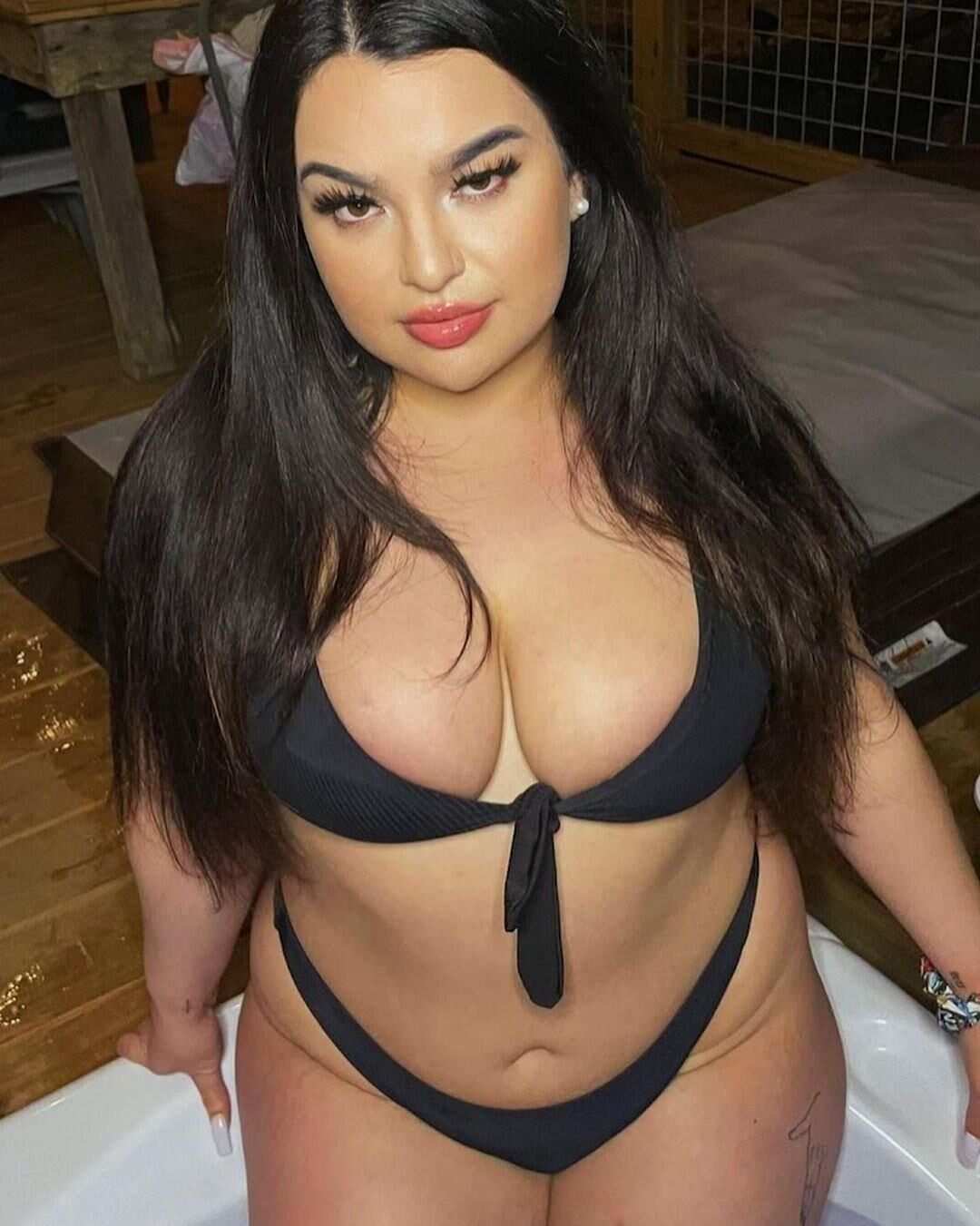 Chubby Latina Jerkmeat Destinee