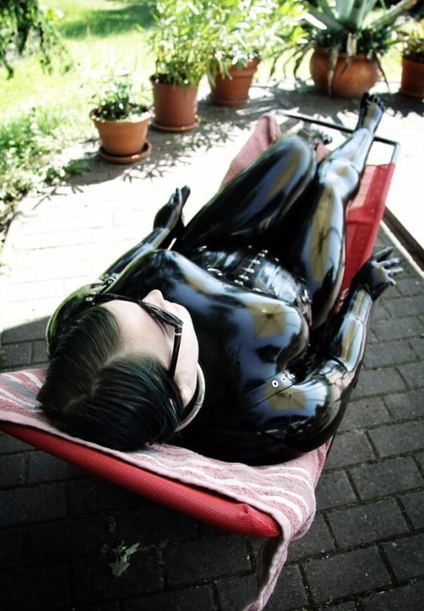 Female (pro) Rubber PVC Rubberdoll Fetish