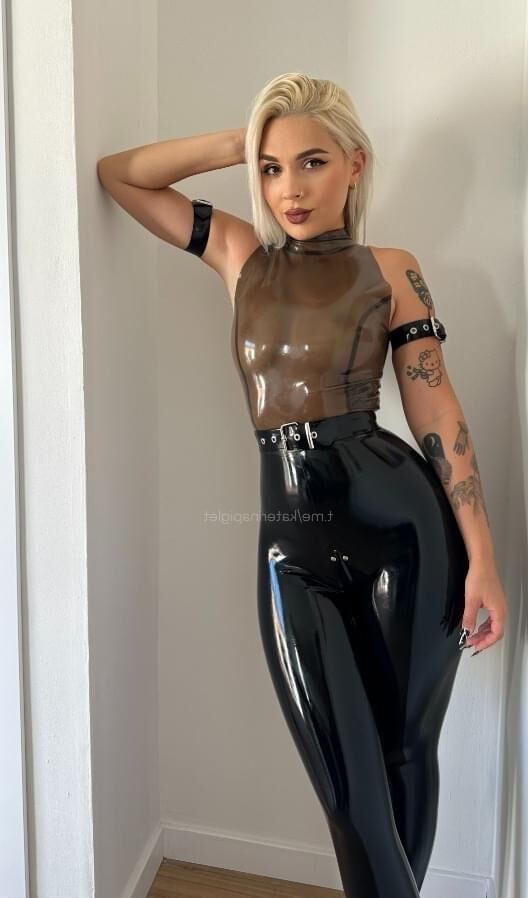 Female (pro) Rubber PVC Rubberdoll Fetish