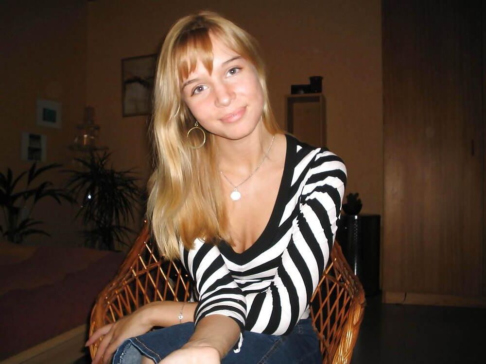 Exposée Amateur Russe Blonde Salope Lena