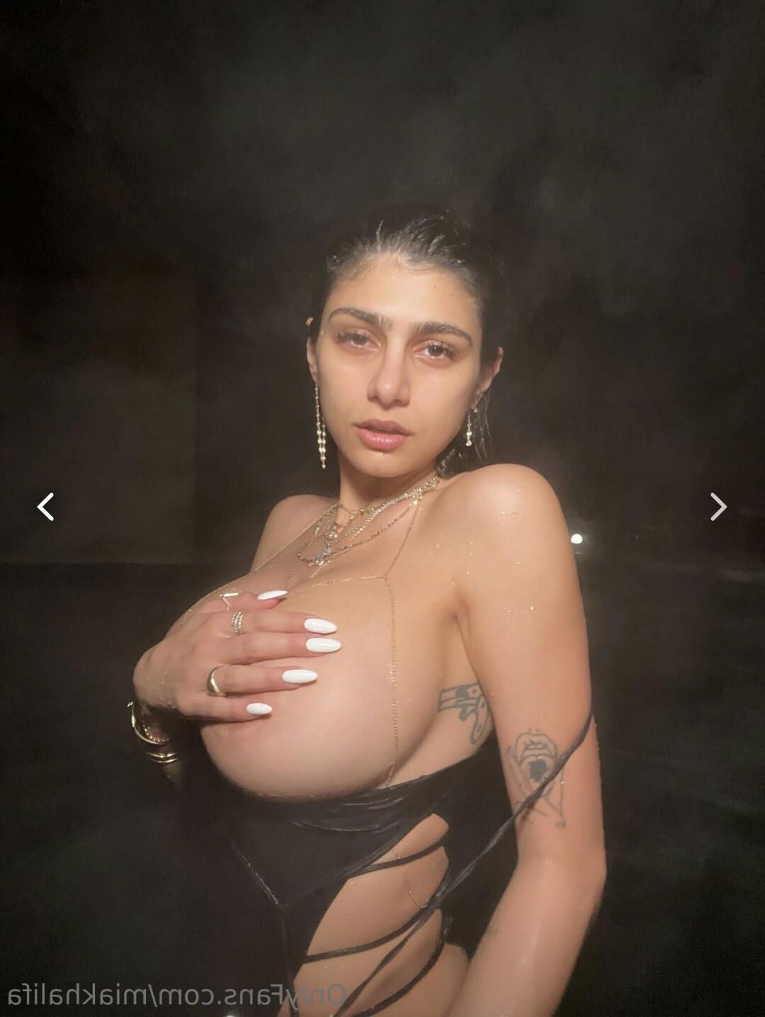 Mia khalifa still hot af