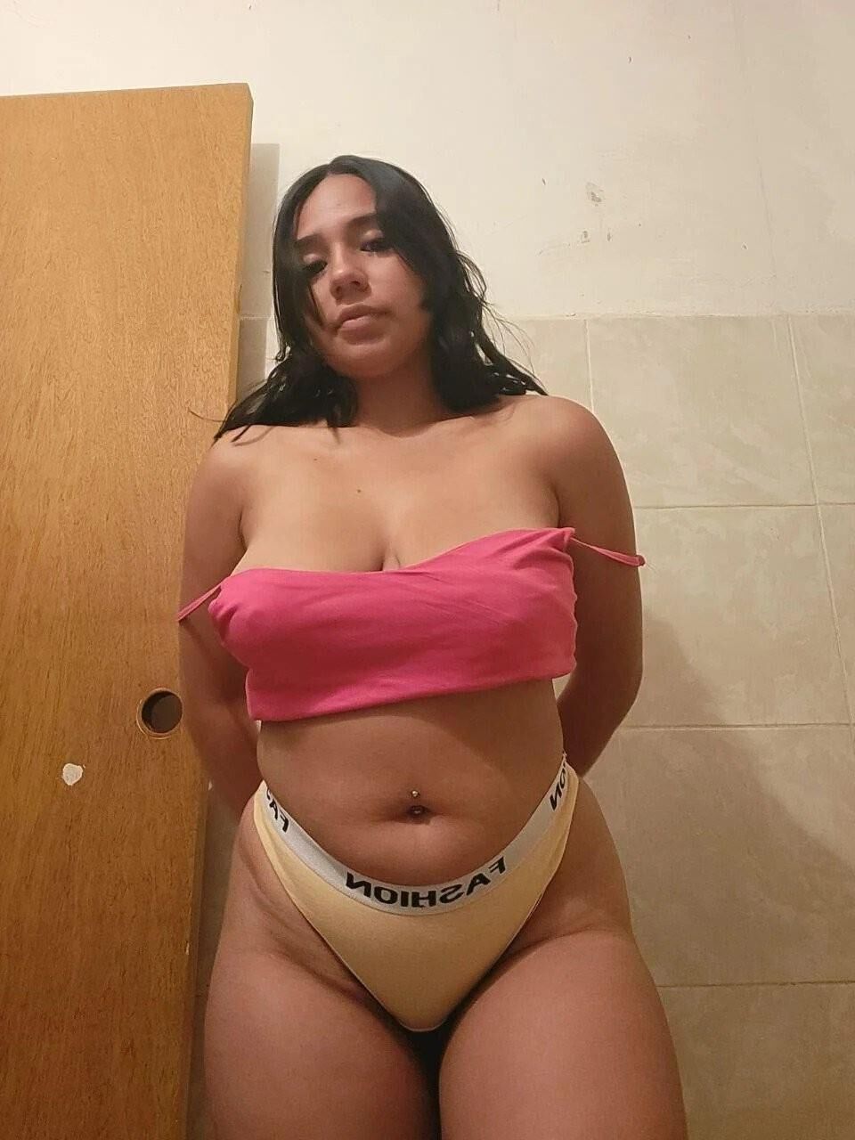 YOUNG Latina with great pair of TITS