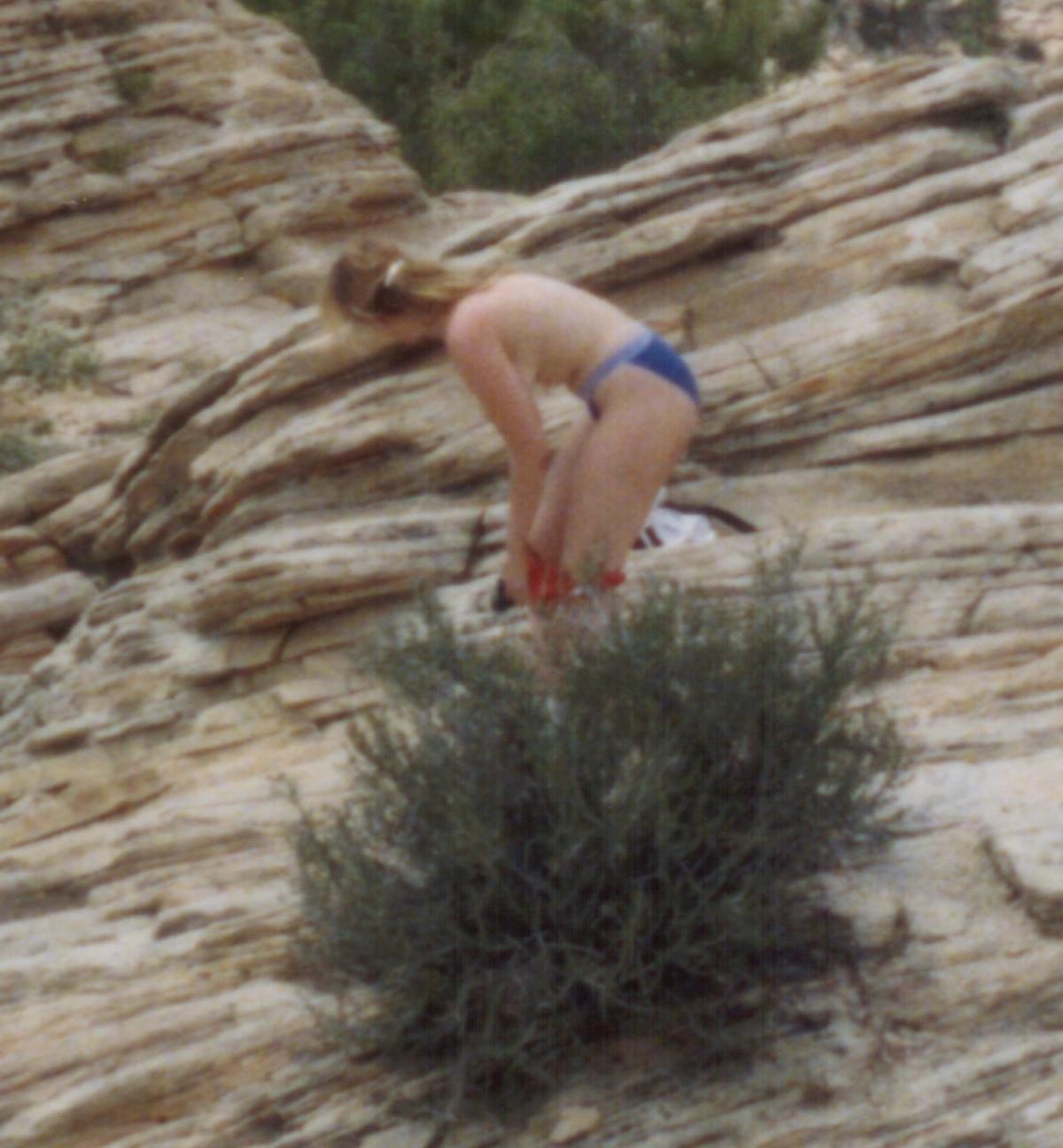 Kentrina se desnuda en el Parque Nacional Zion Angels Landing