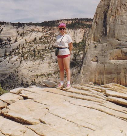 Kentrina se desnuda en el Parque Nacional Zion Angels Landing