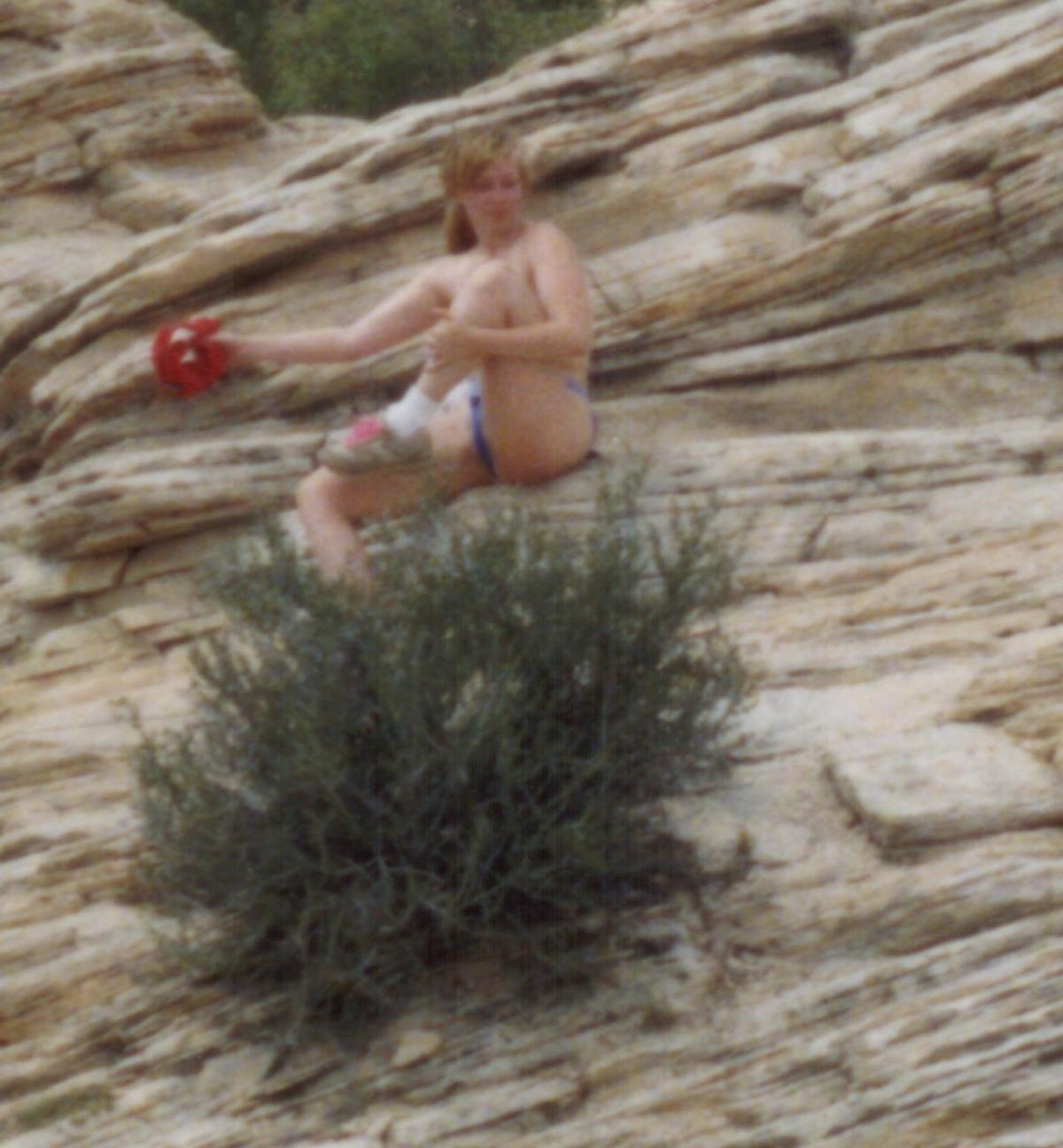 Kentrina se desnuda en el Parque Nacional Zion Angels Landing