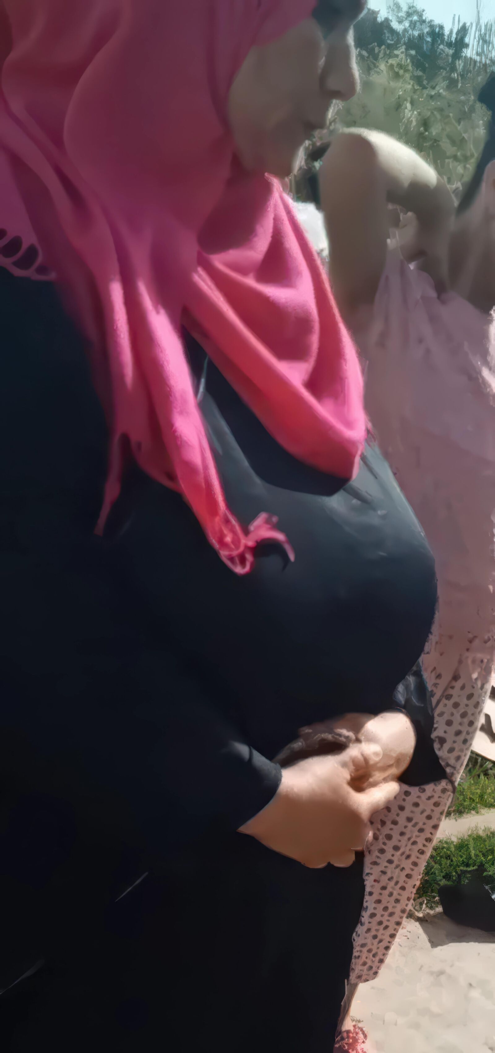 espiar a árabe hijab enormes tetas mamá en la calle