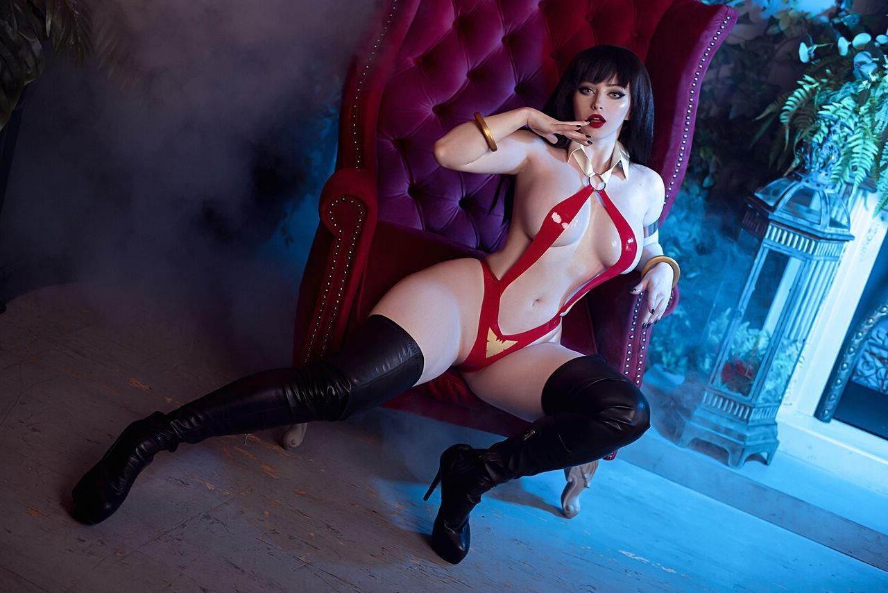 Señora Melamori Vampirella