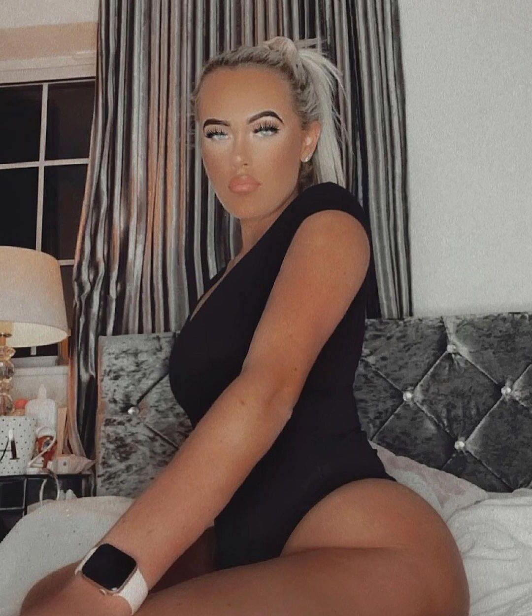 Abbie wren exposed! The biggest butt slut in Essex! 