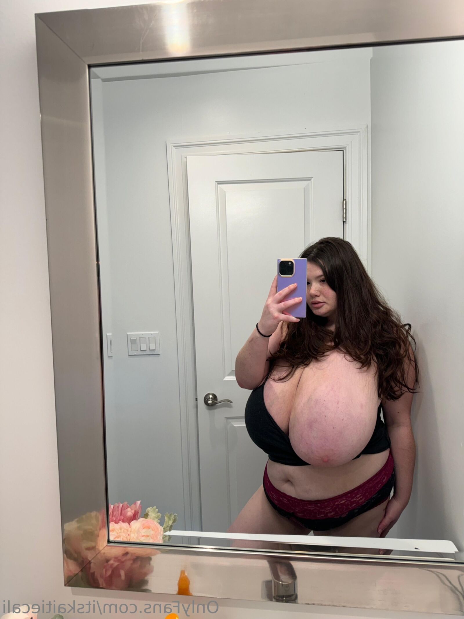 Kaitie Cow Giant Tits Big Ass Sexy BBW Girl Mixed Hot Shots