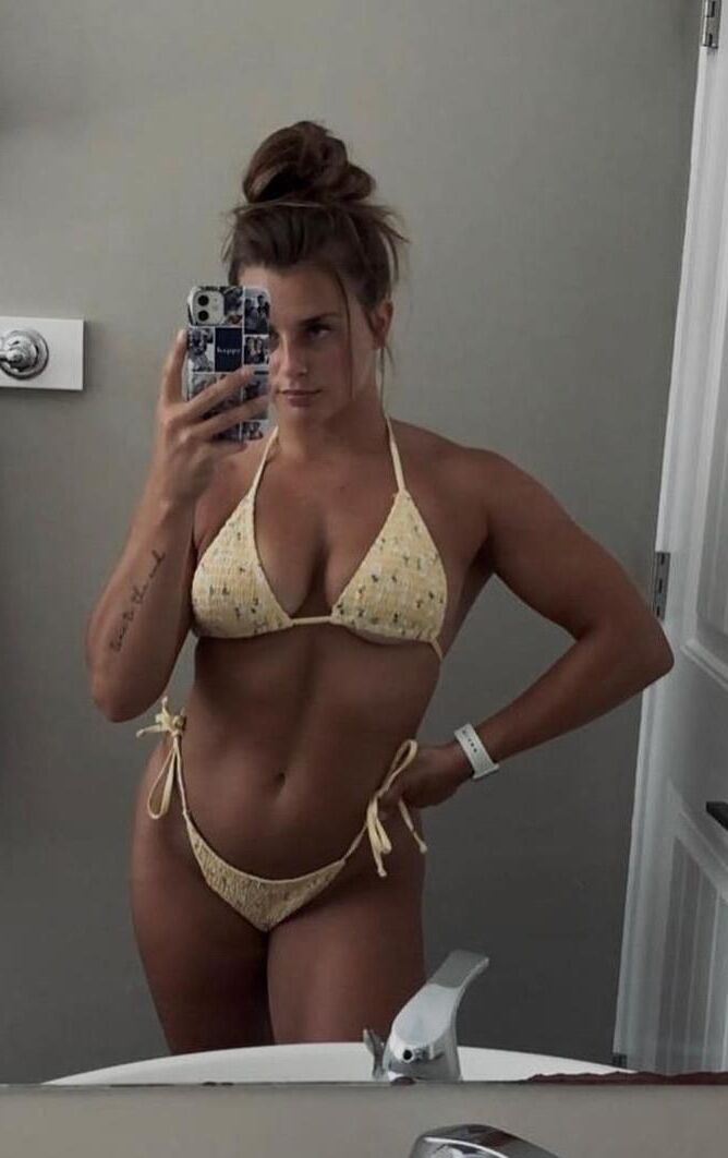 Janell fat assed muscular bitch that's built for gangbangs