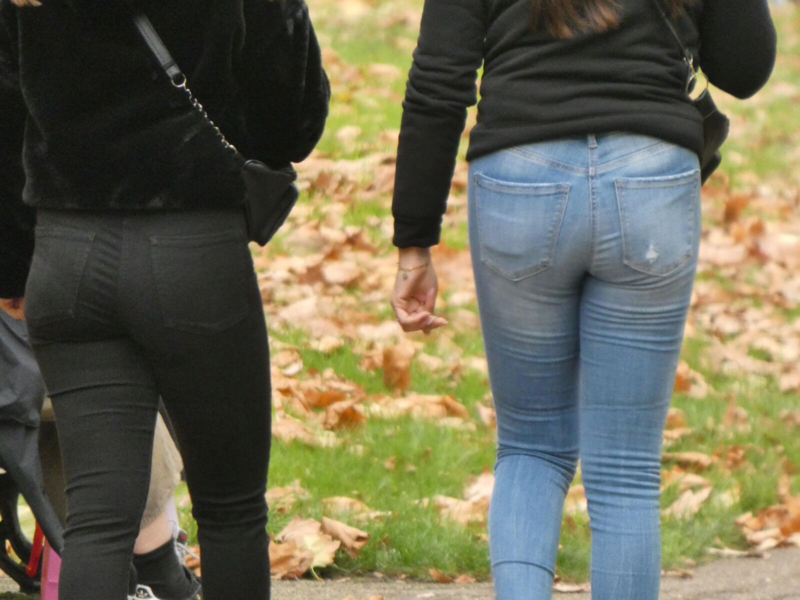 Hermosas chicas en jeans