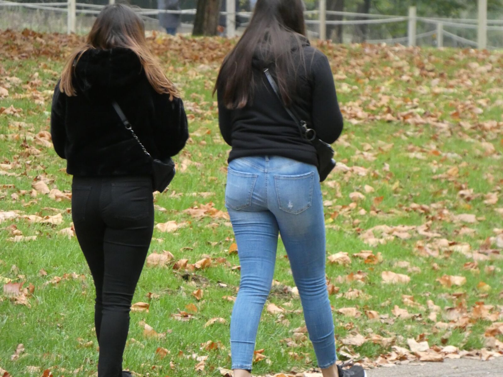 Hermosas chicas en jeans