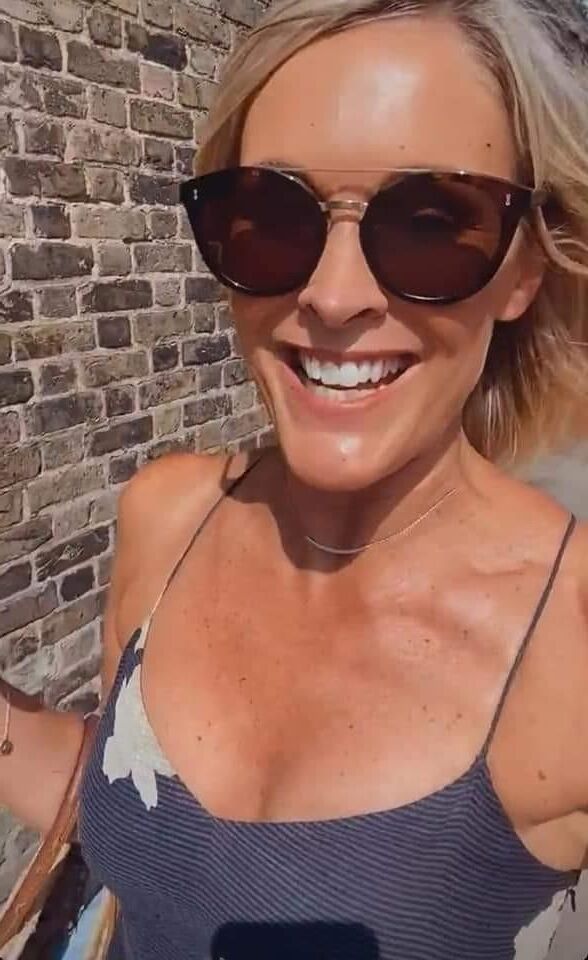 Tetas Jenni Falconer