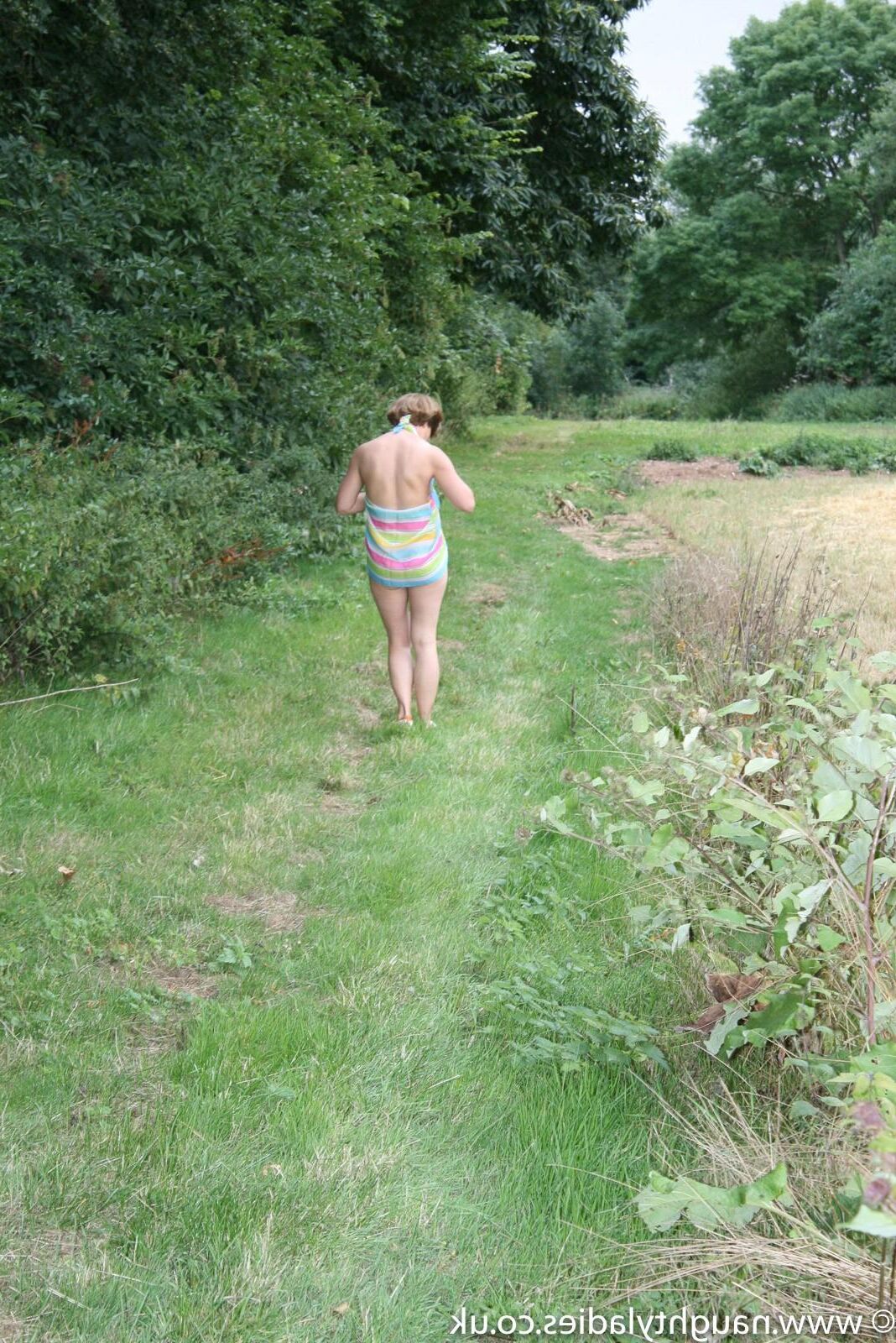 Anna nude in a barley field