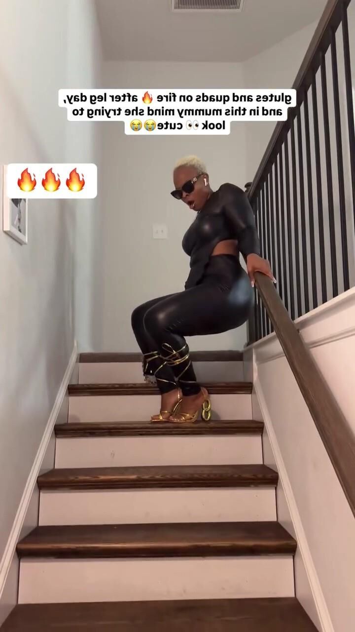 Hot Ebony Ass In Shiny Leather